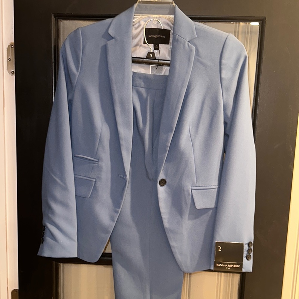 Banana Republic blue suit set! Size 2 women’s